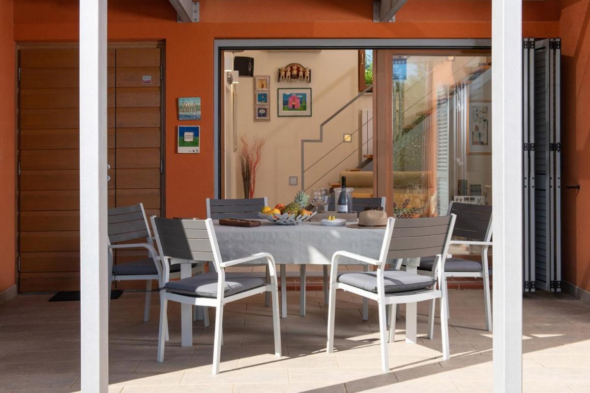 Villa Emili In Medulin - Haus Fuer 4-5 Personen Buitenkant foto