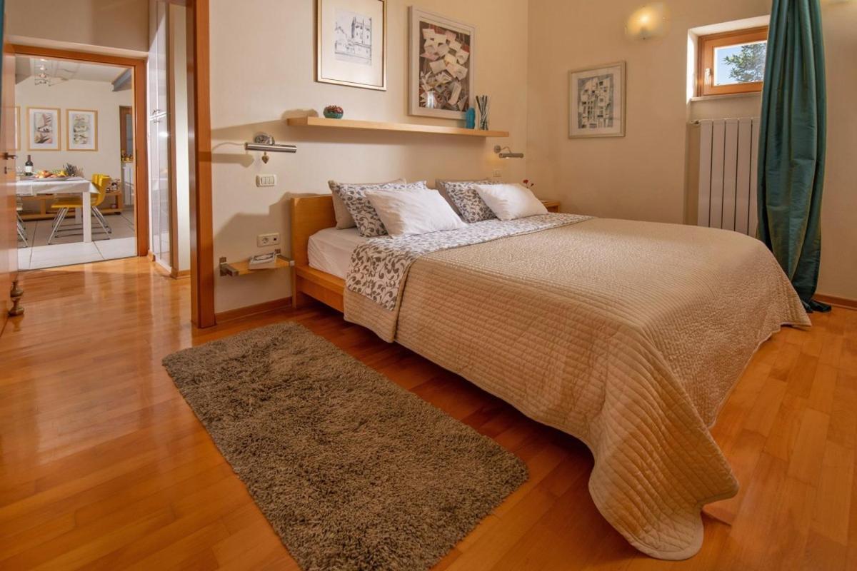 Villa Emili In Medulin - Haus Fuer 4-5 Personen Buitenkant foto