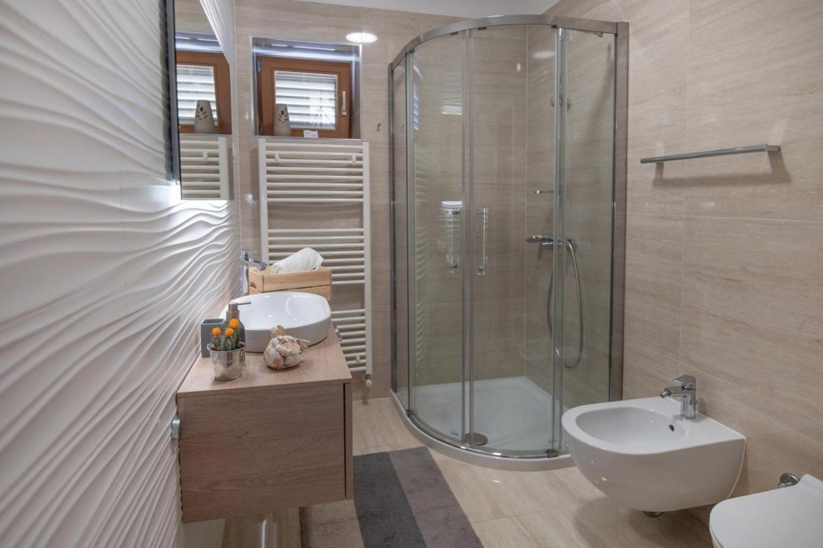 Villa Emili In Medulin - Haus Fuer 4-5 Personen Buitenkant foto