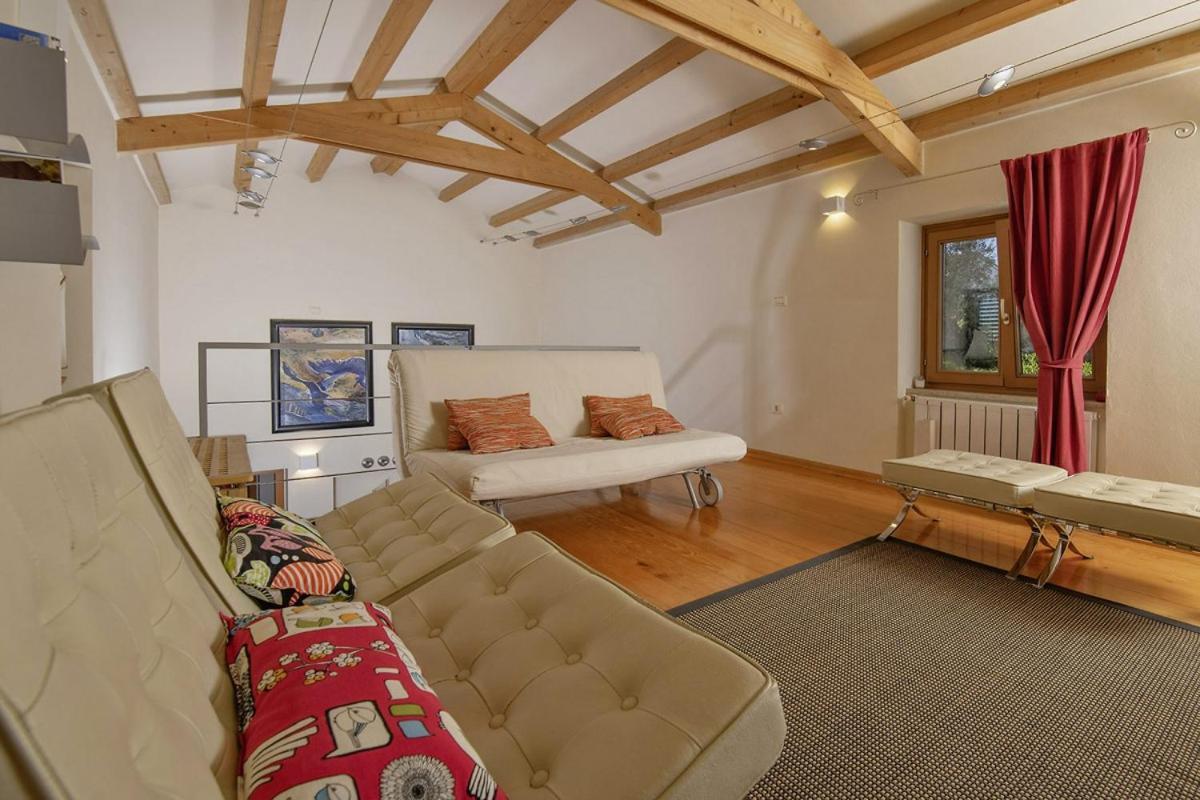 Villa Emili In Medulin - Haus Fuer 4-5 Personen Buitenkant foto